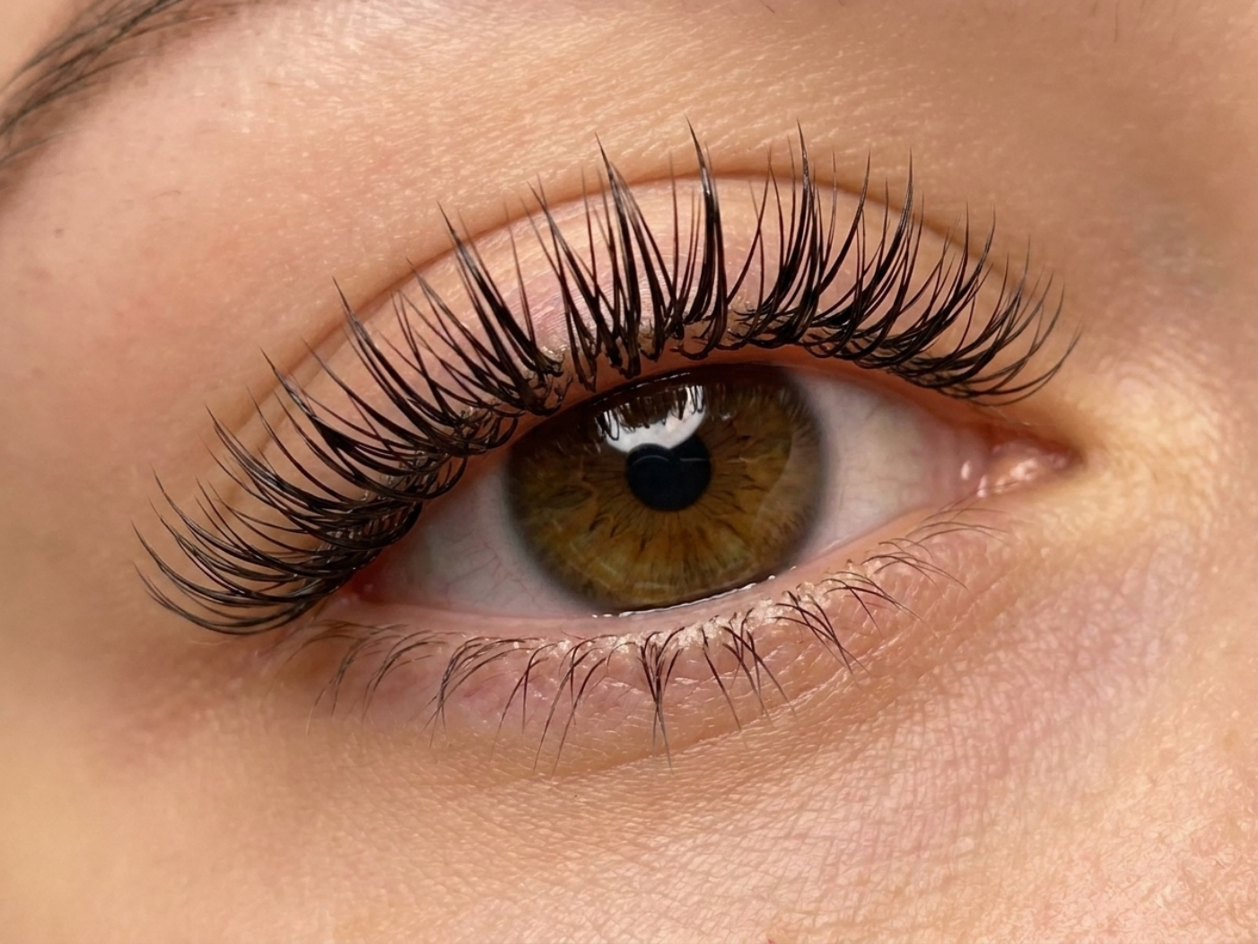 Wet Look na rzęsach – porównanie skrętów C i CC